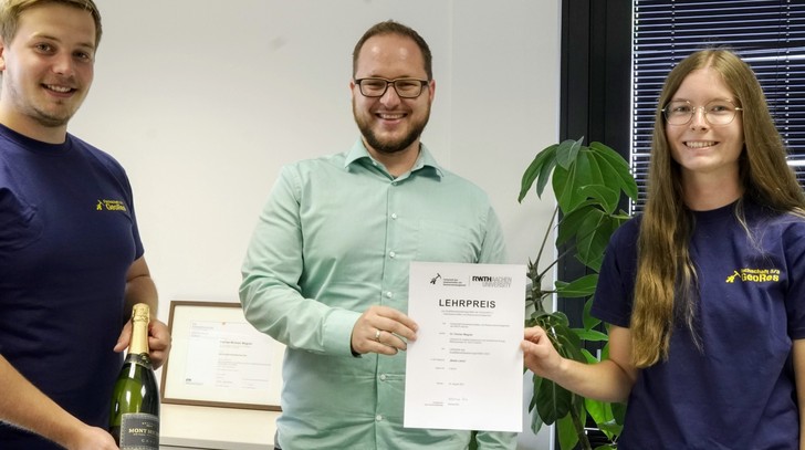 Florian Wagner receives best teaching award by student council